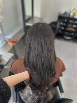 アルドーレフィエロ シンサイバシ(Ardore fiero shinsaibashi) 赤みを消したスモーキーブラウン☆