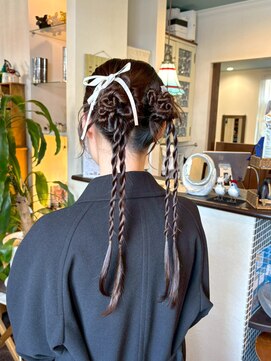 アズグロウヘアー(AS GROW HAIR) ニュアンスツインお団子