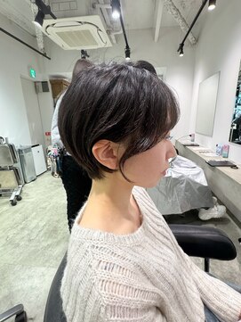 ビブ(VIV) 大人美人丸みショートボブ白髪ぼかしハイライト川崎20代30代40代