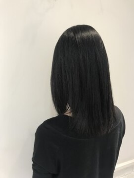 コム(com by neolive) ブラックカラー