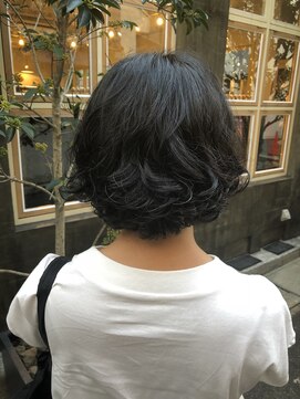 アンプレヴーアジュテ(Impre'vu ajoute) ボブパーマ