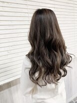 ビーチ ヘア メイク 綱島店(BEACH hair make)&nbsp;モノトーングレージュ/セミロング/波巻き/艶感