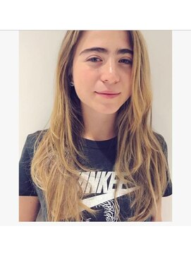 ヴァラ(VOILA) 動くロングヘア！