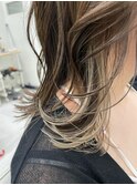 グレージュのインナーカラー