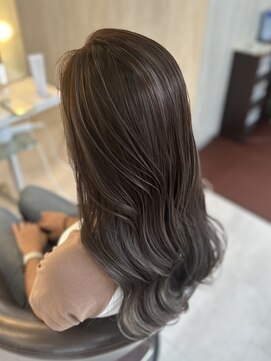 トモズヘアデザイン(Tomo's Hair Design) グレーハイライト