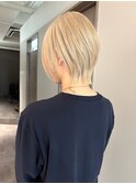 ホワイトブロンドショートウルフ金髪ショート