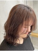 顔周りレイヤーワンカラーピンクブラウンミディアムレイヤー