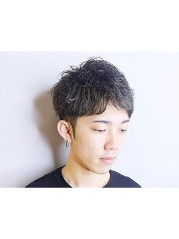 平日22時まで営業！眉カットや眉毛パーマまでお任せあれ♪第一印象がアップする清潔感のあるヘアに☆