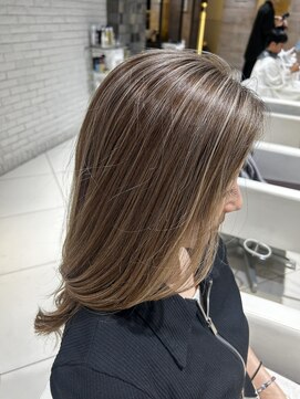 ゼンコー キチジョウジ シェール(ZENKO KICHIJOJI chere) 白髪ぼかしハイライト