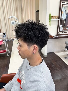 オゼル(OZEL) 【センターパートマッシュ】抜け感×色気を纏う上品メンズカット