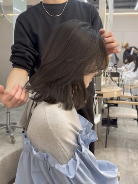 ウェイズトウキョウ 新宿店(Ways TOKYO) ミディアムレイヤー かきあげ前髪 カーテンバング