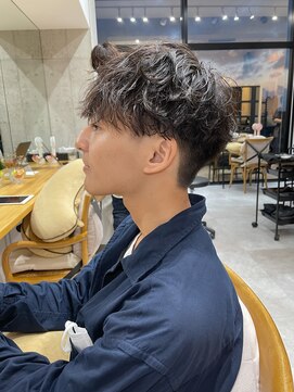 ディーエックス スリー(Dxxxx III) メンズ無造作ショートパーマ KAITO