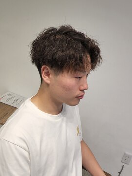 ニアウ 伊勢崎連取店(Niau) MEN’S HAIR/波巻ツイストスパイラル/フェザーパーマ/伊勢崎