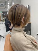 ピンクハッシュカットくびれショートヨシンモリ
