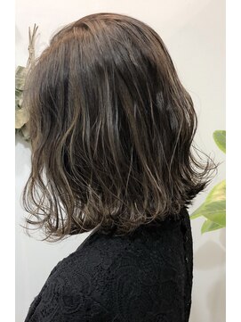 ウル(Ulu) #切りっぱなし × #人気グレージュ