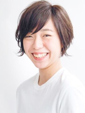 ムルチュラ(muruchura) 斜めバングのひし形シルエットショート　合田恵生