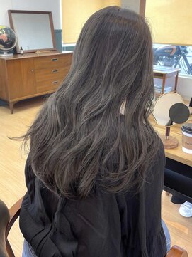 ブラウン(Brown) グレージュカラー ロングスタイル / アディクシーカラー