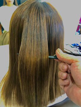 キャトルフィーユ(QUATRE FEUILLES) 似合わせカット