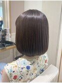 ラベンダーベージュ 内巻きボブ 大人可愛い