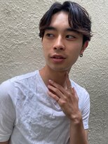 スー(suu)&nbsp;センターパートメンズパーマニュアンスパーマハンサムショート