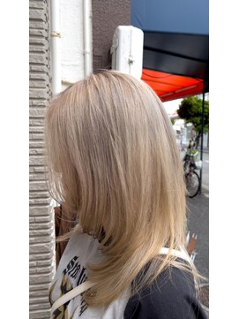 ミル(MILE.) ハイトーンレイヤーカット