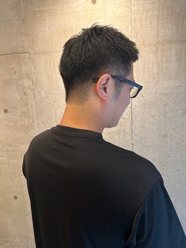 ロッカ(ROCCA) フェード風カット×ナチュラル刈り上げ