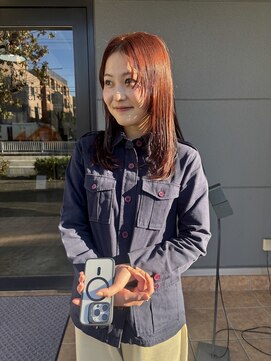 ヘアーアイストゥーレ(HAIR ICI TRE) ブリーチなしオレンジ暖色カラーミディアム顔まわりレイヤー