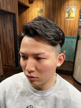 エイト ヘアワークス シンテラ(EIGHT HAIR WORKS SHIN TERA) 七三パーマ