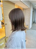 大人かわいい外ハネミディ×ベージュカラー