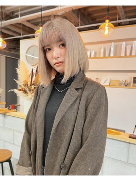 空 ハイトーンベージュ_ボブ