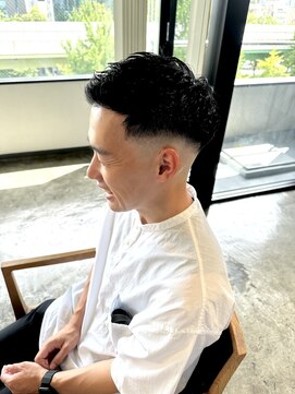 ザ オーダー(THE ORDER) メンズバーバースタイルフェザーアップスキンフェードヘア