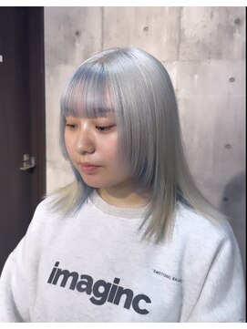 メゾン(Maison) ホワイトカラー　インナーカラー　ペールブルー　@shion_maison