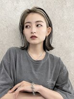 インナーカラーボブイヤリングカラーハイトーンベージュ長め30代