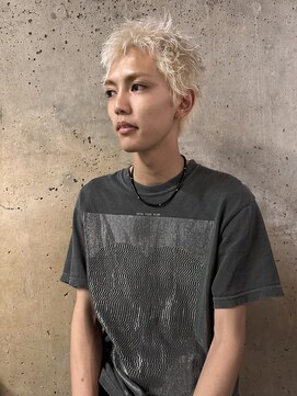 ボタニウム バイ アールサロン(BOTANIUM by RrSALON) スパイキーショート×ホワイトブロンド