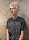 スパイキーショート×ホワイトブロンド