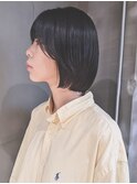 タイトな黒髪ボブ