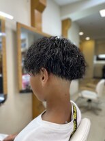 ビーワンヘアー(B1hair) スキンフェードにツイストパーマ