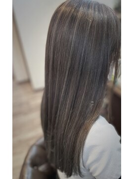 カラーライフ(COLOR LIFE) ベースをグレージュにしてウィービングを入れました♪