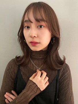 アイヴィ 表参道(IVY) ミディアムくびれヘア【肥田亜沙美】