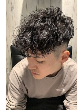 ヨシザワインク バンダイ(YOSHIZAWA Inc. BANDAI) スペインカール/メンズパーマ/スキンフェード/ツヤ感/外国人風