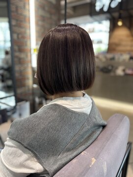 ベイショア(Bay Shore NY) 内巻き前下がりボブ