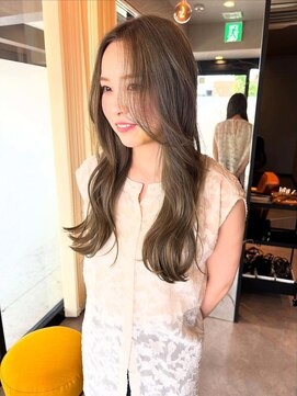 イロ(ilo) ブリーチ/オリーブベージュ／ブリーチリタッチ/ロング