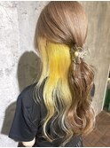 ミルクティーベージュ×ビビットイエロー