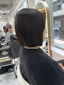 ロンドルピナス 小倉(Lond Lupinus) ミディアムヘア暗めカラー/デザインカラー/フェイスフレーミング