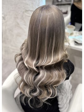 ラシック(Rachic) グレージュ