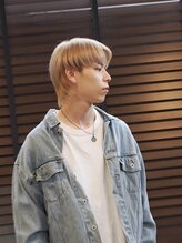 マキシム ナカイ(MAXIM NAKAI)&nbsp;Men’sブリーチベージュカラーマッシュウルフスタイル