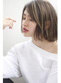 大人かわいい切りっぱなしボブ　グレージュハイライトカラー