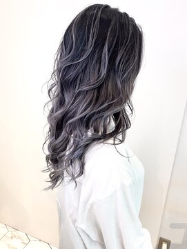 アマンドール(Aman D'or) アマンドール齊藤☆ホワイトシルバーバレイヤージュ