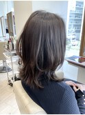 大人女性の上品な外ハネ鎖骨レングス