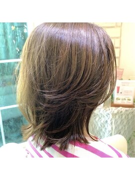 ティアナ(Tiana) 大人切りっぱなしボブ